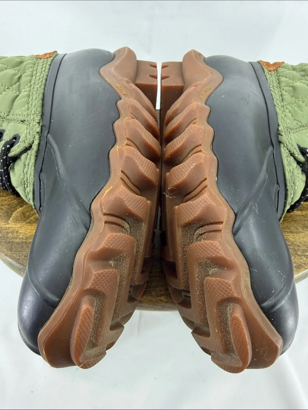 EUC Wolverine Womens Torrent Heritage Olive Quilted Side-zip Duck Boot, sz 8.5